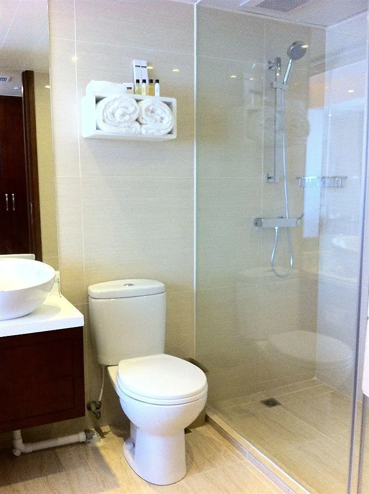 Brighton Hotel Гонконг 4*,