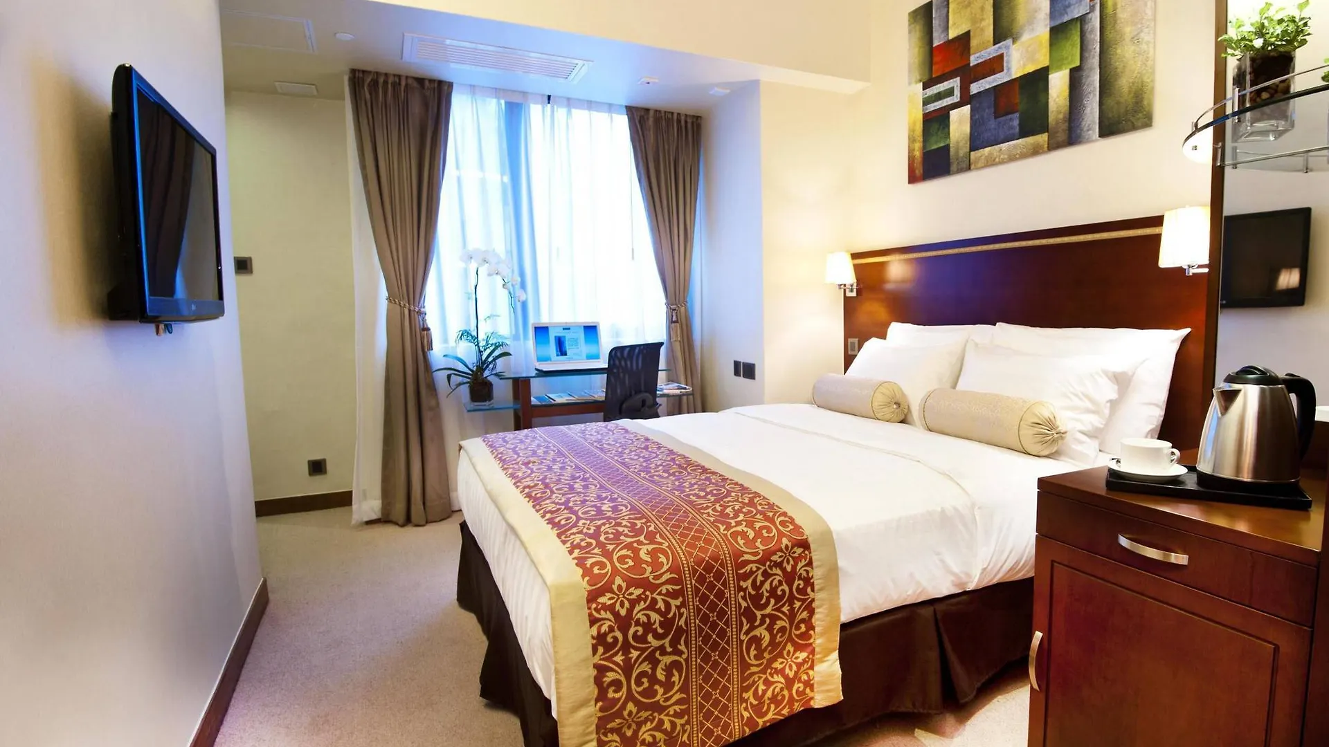Brighton Hotel Гонконг 4*,