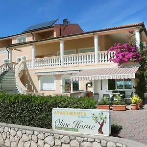 olive-house-simuni.hotelinzadar.com/
